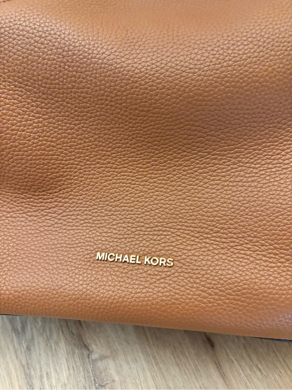 Michael Kors Raven LG Shoulder Tote NWT! - Picture 4 of 11